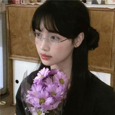 迎风伫立的狮子